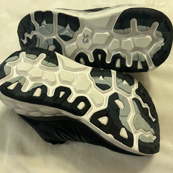 New Balance Fresh Foam Black/magnet WMORLK3 Size 5w/6 - Picture 5 of 8